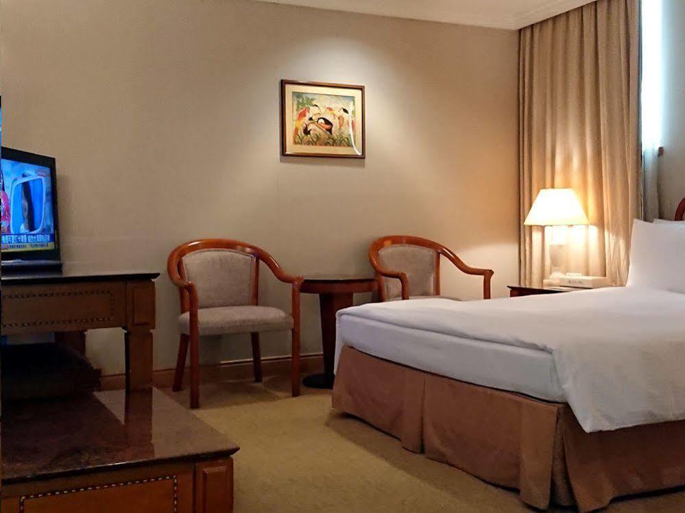 Dong Wu Hotel Taipei Exterior photo